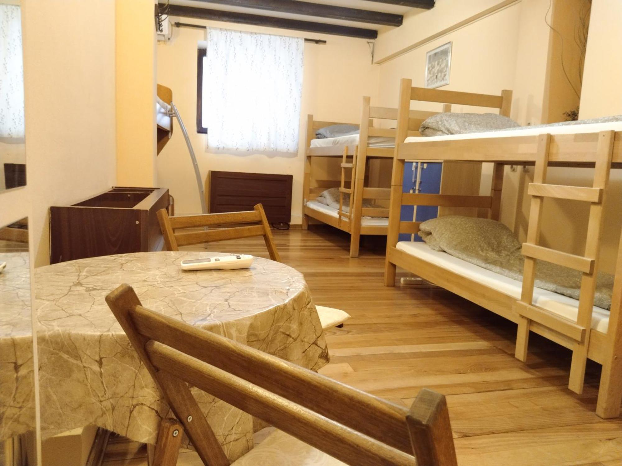 Hostel Iris 贝尔格莱德 外观 照片